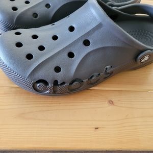 Crocs- men's size 10- dark gray